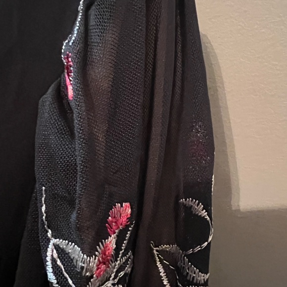 NWT PerSeption Concept Chiffon Black & Floral Top with Puff Sleeves SzL - Picture 6 of 14